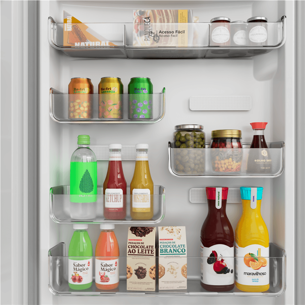 Já pensou em adaptar a porta da geladeira às suas necessidades? Agora dá! Com os compartimentos ajustáveis são mais de 10 combinações para você organizar alimentos e potes de alturas diferentes de modo fácil e prático.