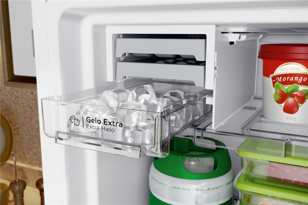 Armazene 2x mais gelo! Reserve os cubos de gelo prontos no recipiente enquanto as duas forminhas ficam disponíveis para preparar ainda mais gelo!