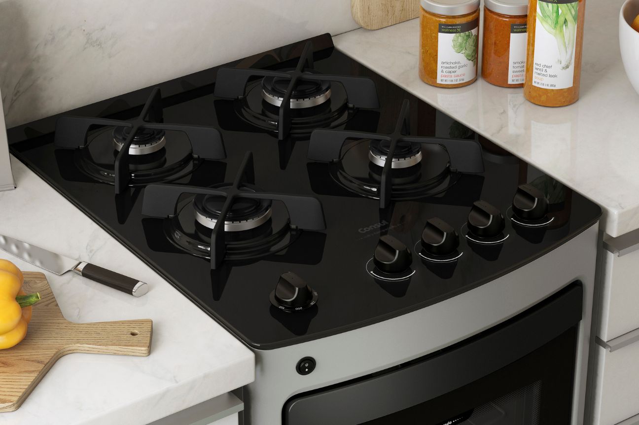 Seu design se assemelha aos práticos e modernos cooktops, permitindo que a limpeza seja feita com menos esforço e tempo.