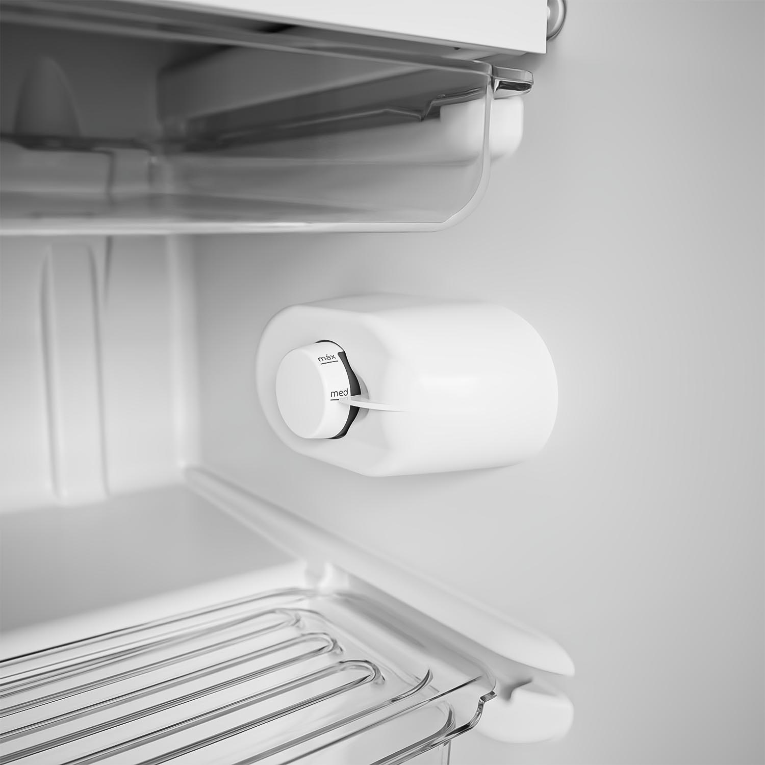 Se você precisa de um frigobar que funcione bem nas mais diversas ocasiões, o Frigobar Consul é a opção perfeita. Com 3 níveis de temperatura disponíveis, dá pra ajustar o modo de refrigeração para dias de pouca ou muita abertura da porta. É só escolher entre mínima, média e máxima que fica tudo bem resfriadinho!